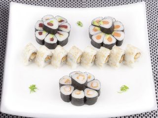 Bandeja Maki y Uramaki(32 uds.)