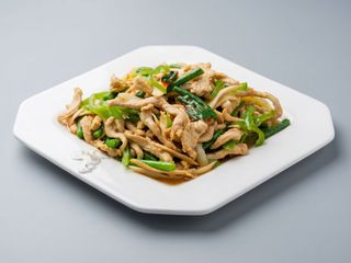 Pollo con Pimientos Verdes
