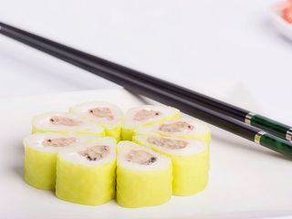 Spring Roll Anguila con Queso