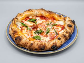 Pizza Salerno (33 Cm.)