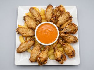  TAPA DE Alitas de Pollo con Salsa BBQ