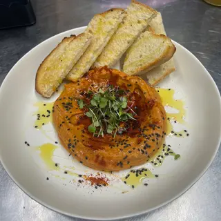 Tapa De Hummus De Pimiento