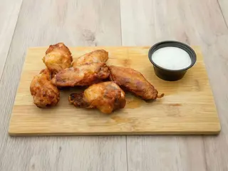 Alitas De Pollo (5 A 6 Uds.)