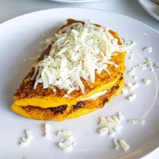 Cachapa con queso llanero.