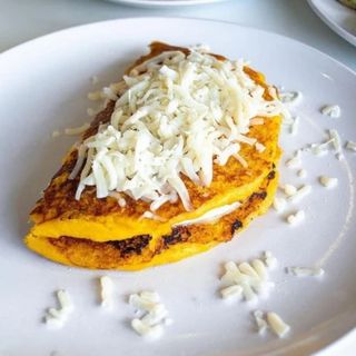 Cachapa con queso llanero.