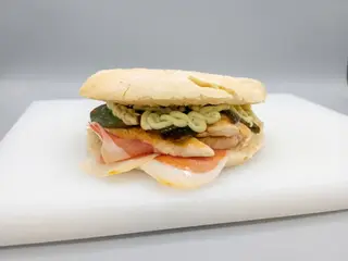 Campero de serranito de pollo