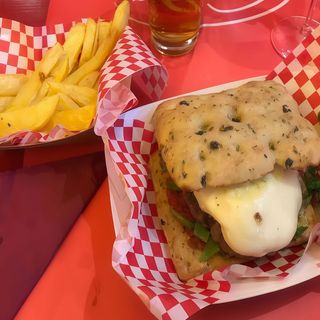 Burguer Gilda Italiana + Patatas