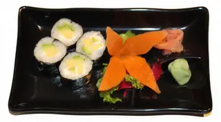 Maki aguacate 8u