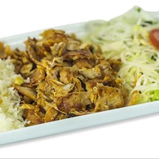Plato kebab con arroz y patatas