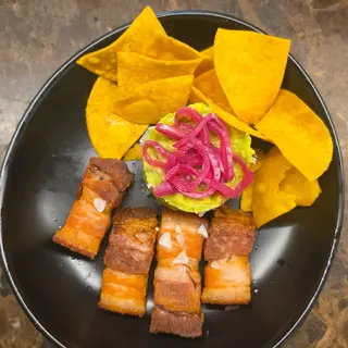 Guacamole Artesanal con Torreznos