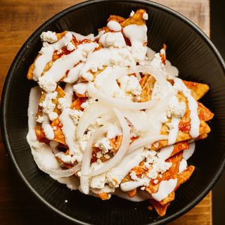 Chilaquiles Rojos Con Pollo