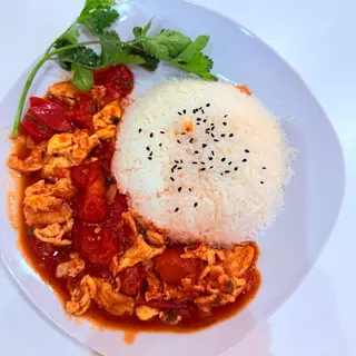 Arroz con Tomate y Huevo al Estilo(番茄鸡蛋盖饭)