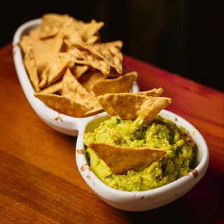 Guacamole Con Totopos