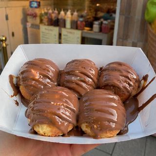 5 Donuts bañados en chocolate belga