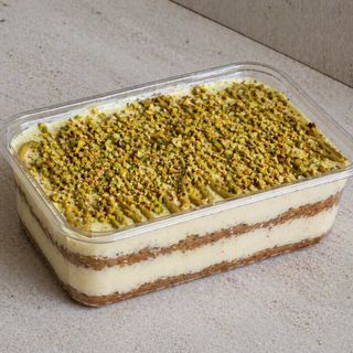 Pistachio Tiramisú - Medium