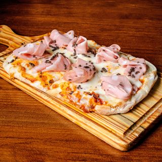 Pizza La Reina Burrata.