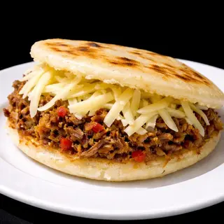 Arepa de Carne Pomo