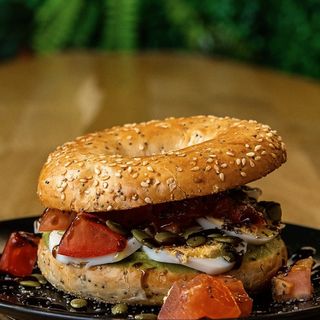 Bagel De Philadelphia Y Tuna