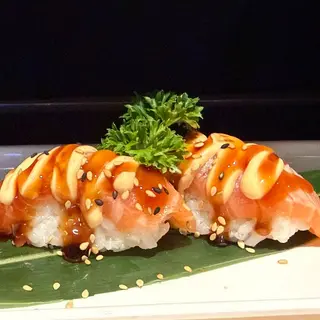 Nigiri Sake Flambeado