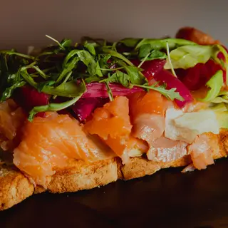 Tostada Salmón