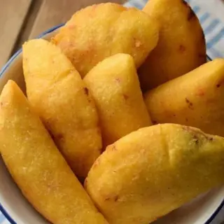 Empanda de pollo con queso