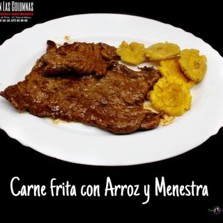 Arroz con menestra y carne frita