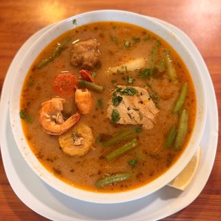 Caldo con yapingacho