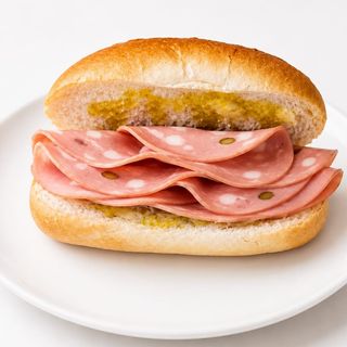 Pitufo mortadela con aceituna