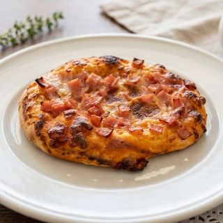 Mini Pizza Jamón y Queso