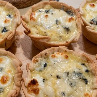 Empanada De Cebolla Y Queso