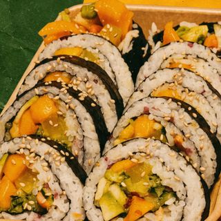 Kimbap mango aguacate