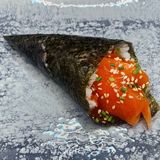 Temaki De Salmón Macerado (1 Pza.)