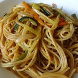 Tallarines fritos con verduras