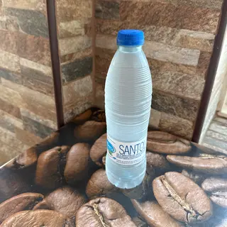 Agua sin gas