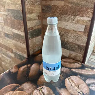 Agua sin gas