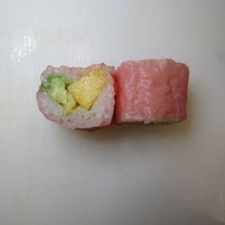D13 Maki de mango y aguacate (8 u)