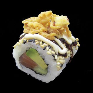 D37 CRUNCH CALI ROLL CON SALMON (8U)