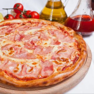 Pizza con Prosciutto