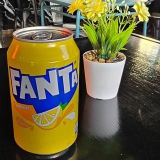 Fanta Limón