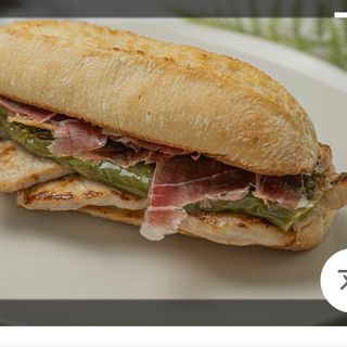 Bocadillo Serranito