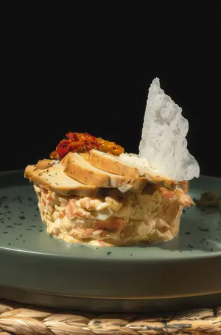 Ensaladilla De Pollo De Corral Al Carbón