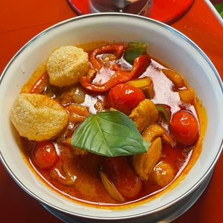 Callos de curry rojo