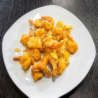 53.   Langostinos con curry rojo estilo malasio