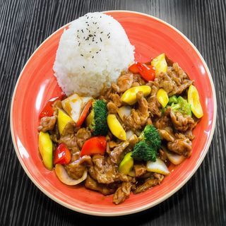 48. Cuenco de arroz con pollo 