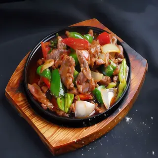 55.  Ternera a la plancha con salsa de pimienta