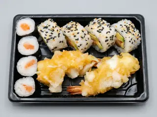 125. Shushi bandeja