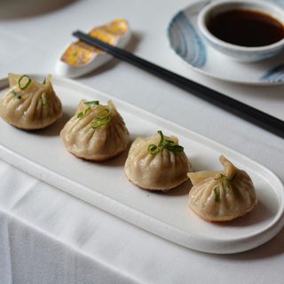 Jiaozi crujiente relleno de cerdo ibérico, trufa y gambas (4uds)