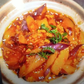 Berenjena salteada con carne picada y salsa yu xiang