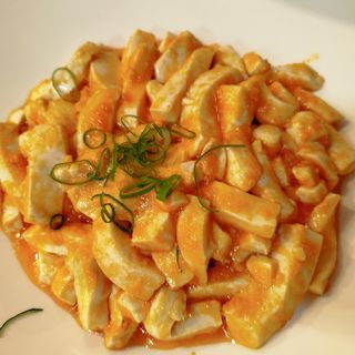 Tofu con yema de huevo macerado