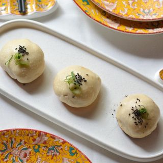 Baozi de cerdo ibérico a la plancha,estilo Shanghái (3uds)